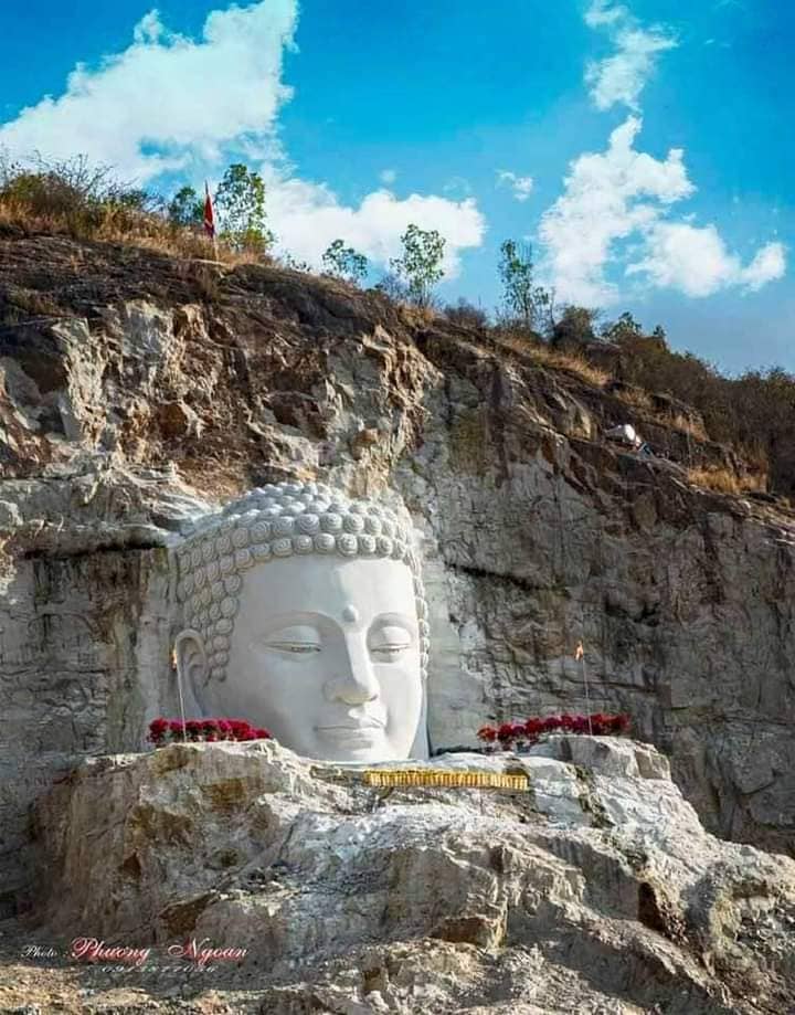 Tượng Phật Thích Ca Châu Đốc