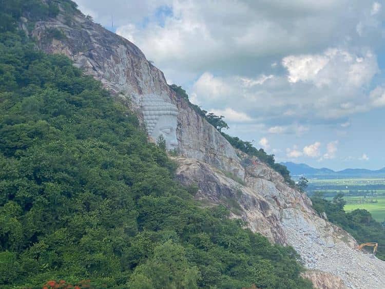 View toàn cảnh Châu Đốc từ Tượng Phật Thích Ca