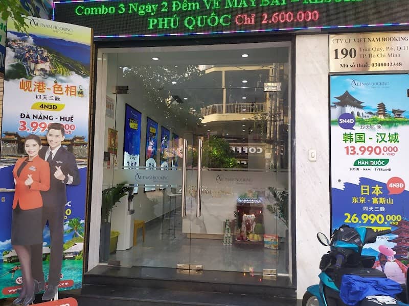 Một cặp đôi đang du lịch