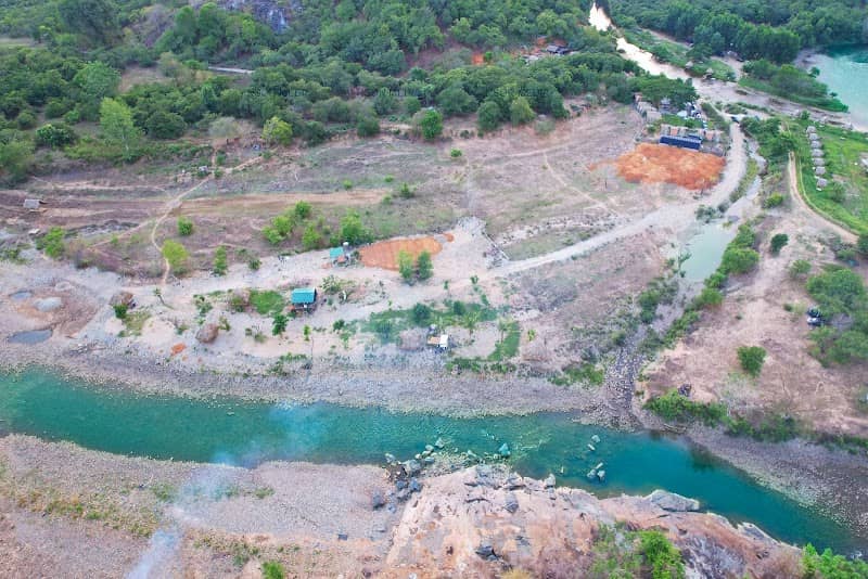 Cắm trại bên suối tại Hương Lộc Camping