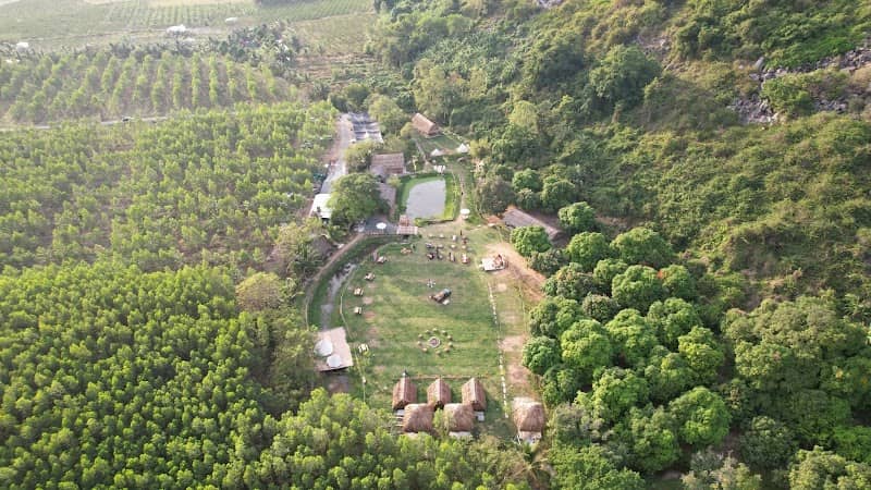 Lữ Quán Village – Kinh Nghiệm Du Lịch & Cười Đau Bụng Tại "Thánh Địa" Núi Bà Đen