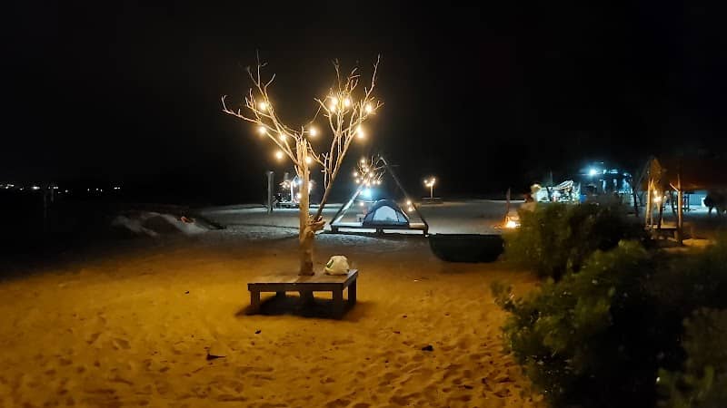 Review HoCoCamp – Cẩm Nang Du Lịch "Lầy Lội" Đến Hồ Cốc