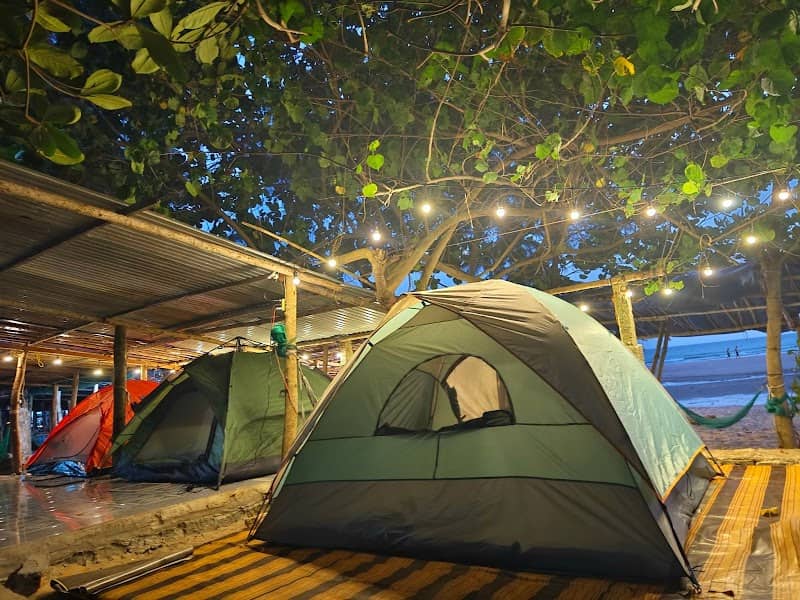 Cảnh biển tại Camping Cô Sáu