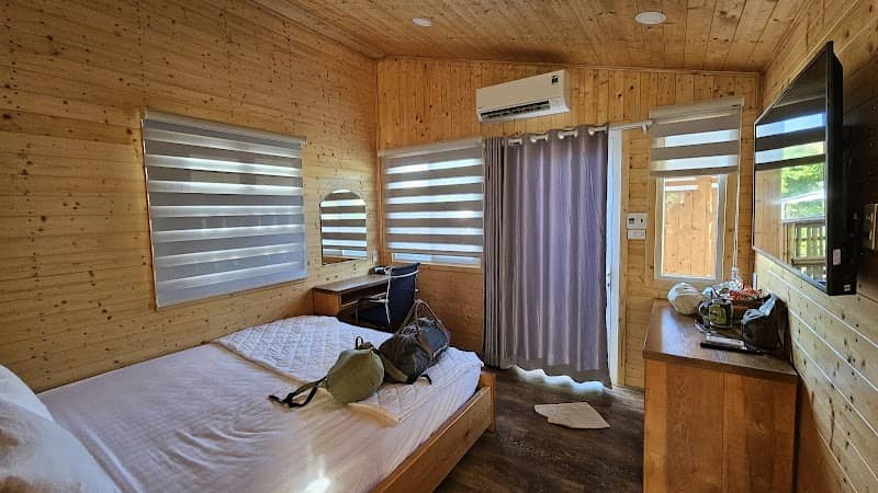 Khu vực lều trại tại Riverside Glamping
