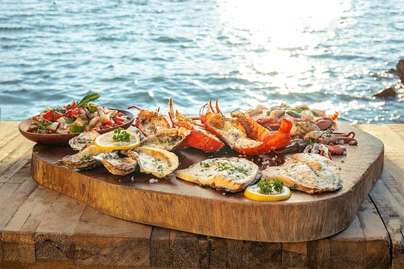 View biển Floating Lounge Cam Ranh