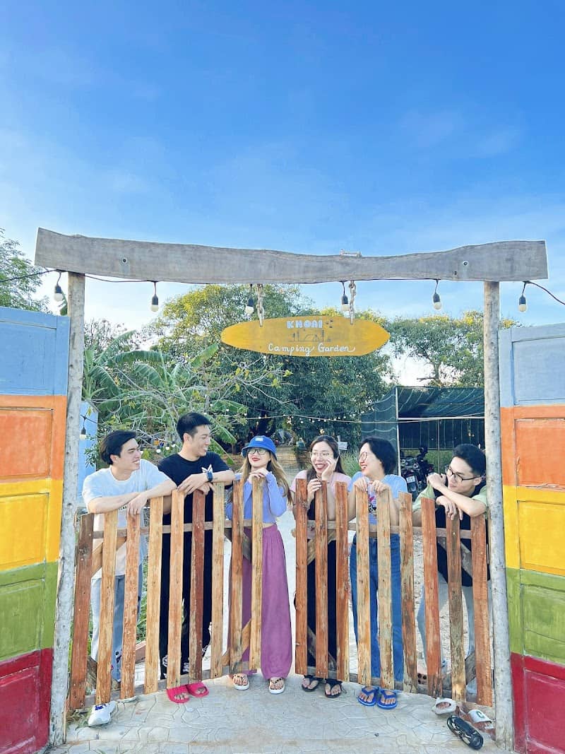 Khu vực lều trại tại Khoai Camping