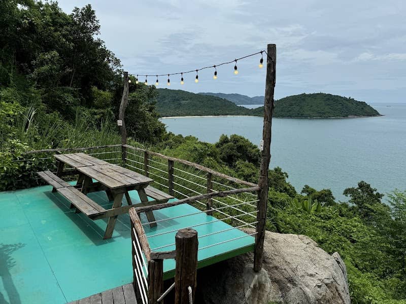 Góc check-in với view biển