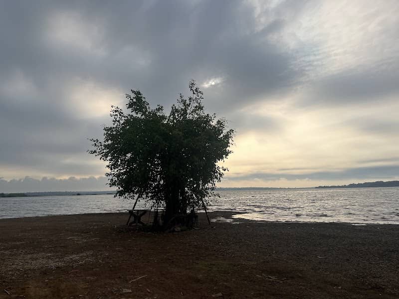 Hồ Trị An tại Mây Camping