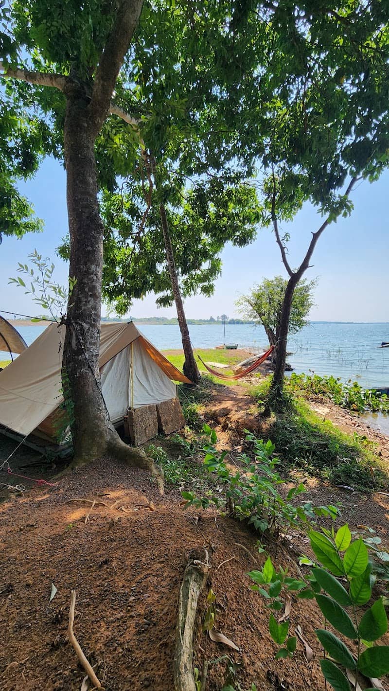 View Hồ Trị An từ Camping Đình Khiêm