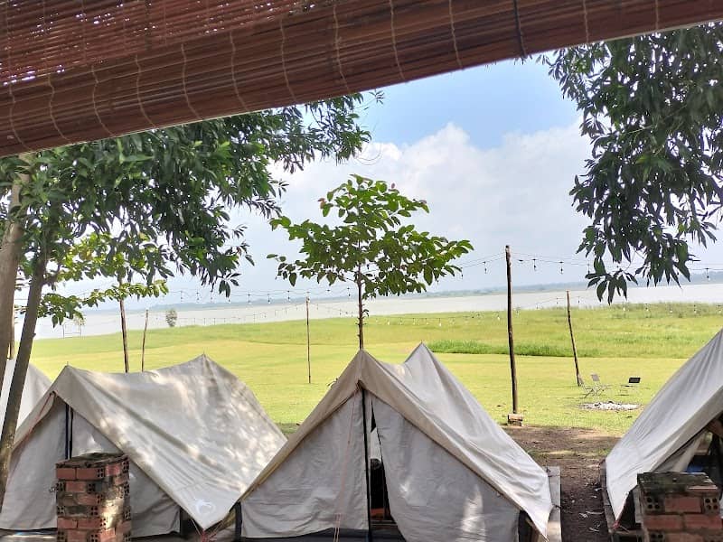 Cảnh đẹp ViNaUy Camping Hồ Trị An