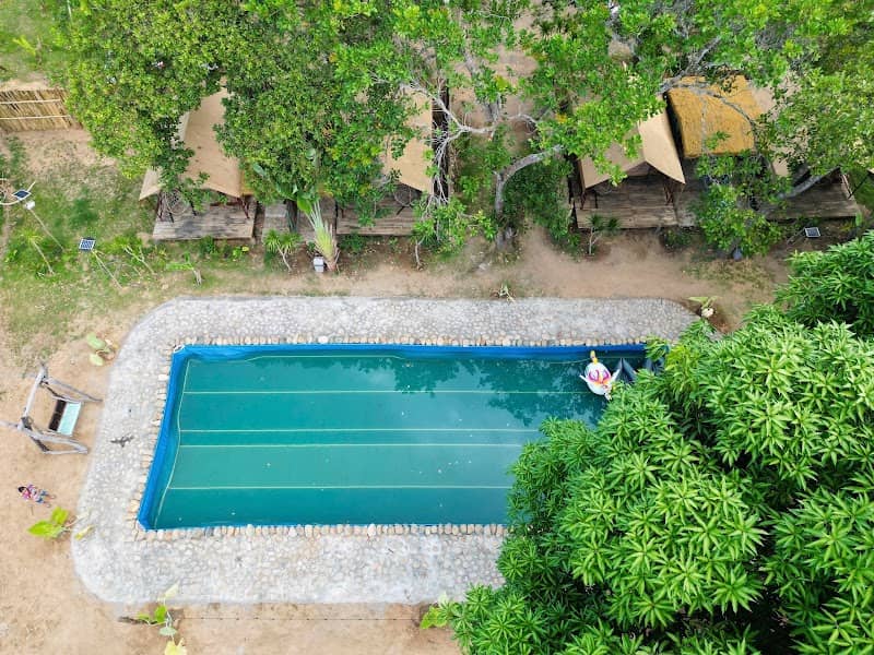 Hoạt động chèo SUP trên suối La Ngâu