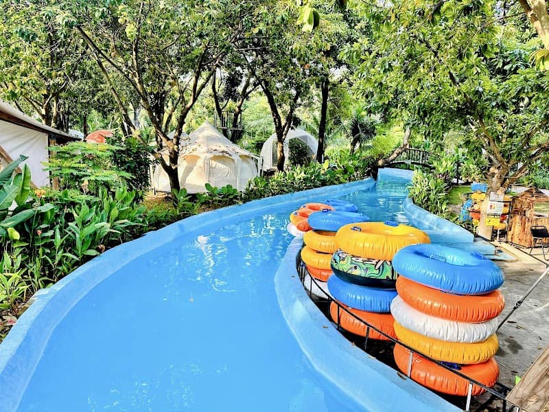 Lều glamping có máy lạnh tại Asia Island Glamping & Event