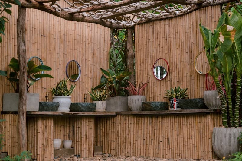 Quán cà phê và chỗ ngồi