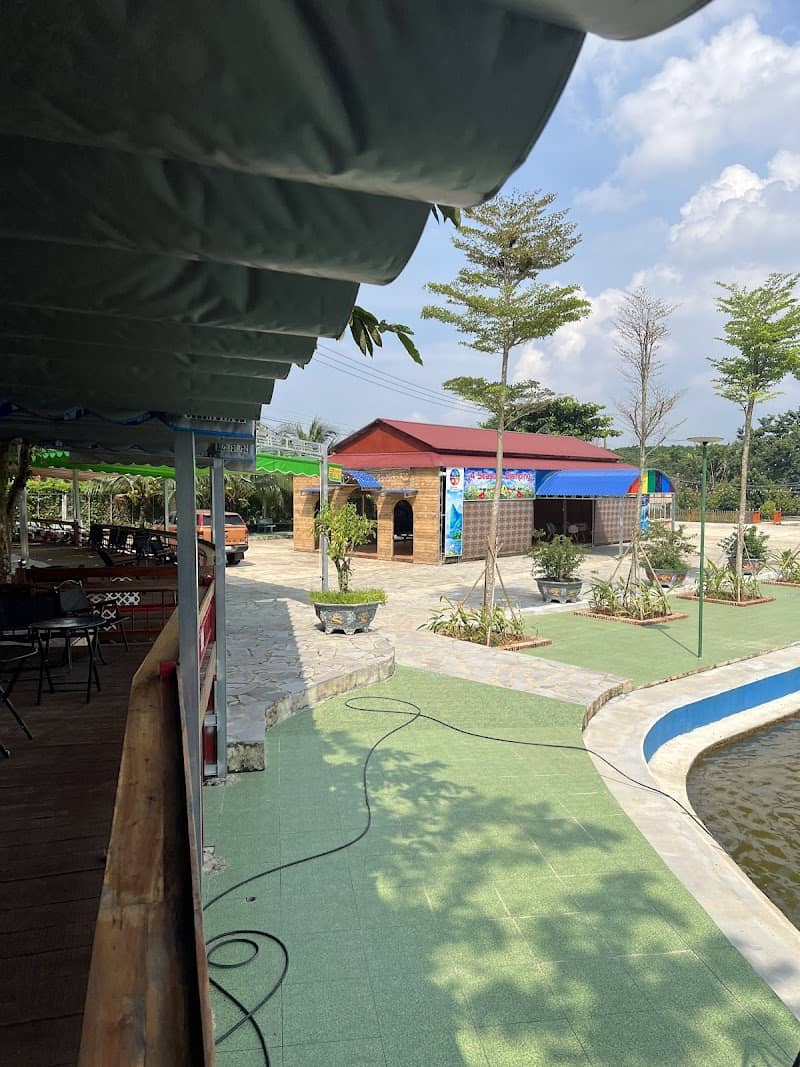 Vườn cây tại 4 Seasons Glamping