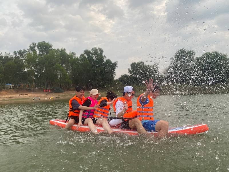 Chèo SUP Hồ Trị An