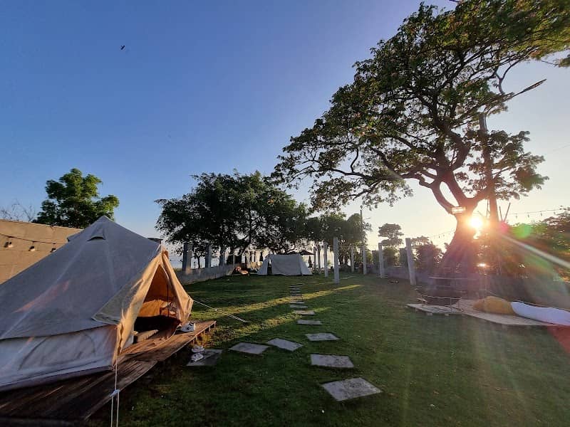 Bữa ăn BBQ tại Riverside Glamping