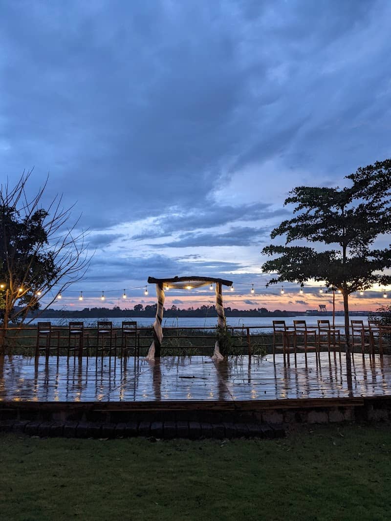 Lạc Glamping Đồng Nai - Cảnh đêm