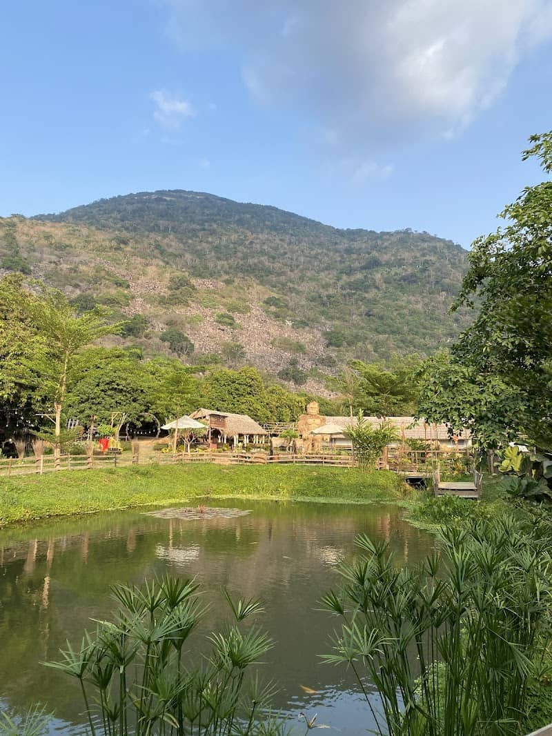 Không gian Lữ Quán Village