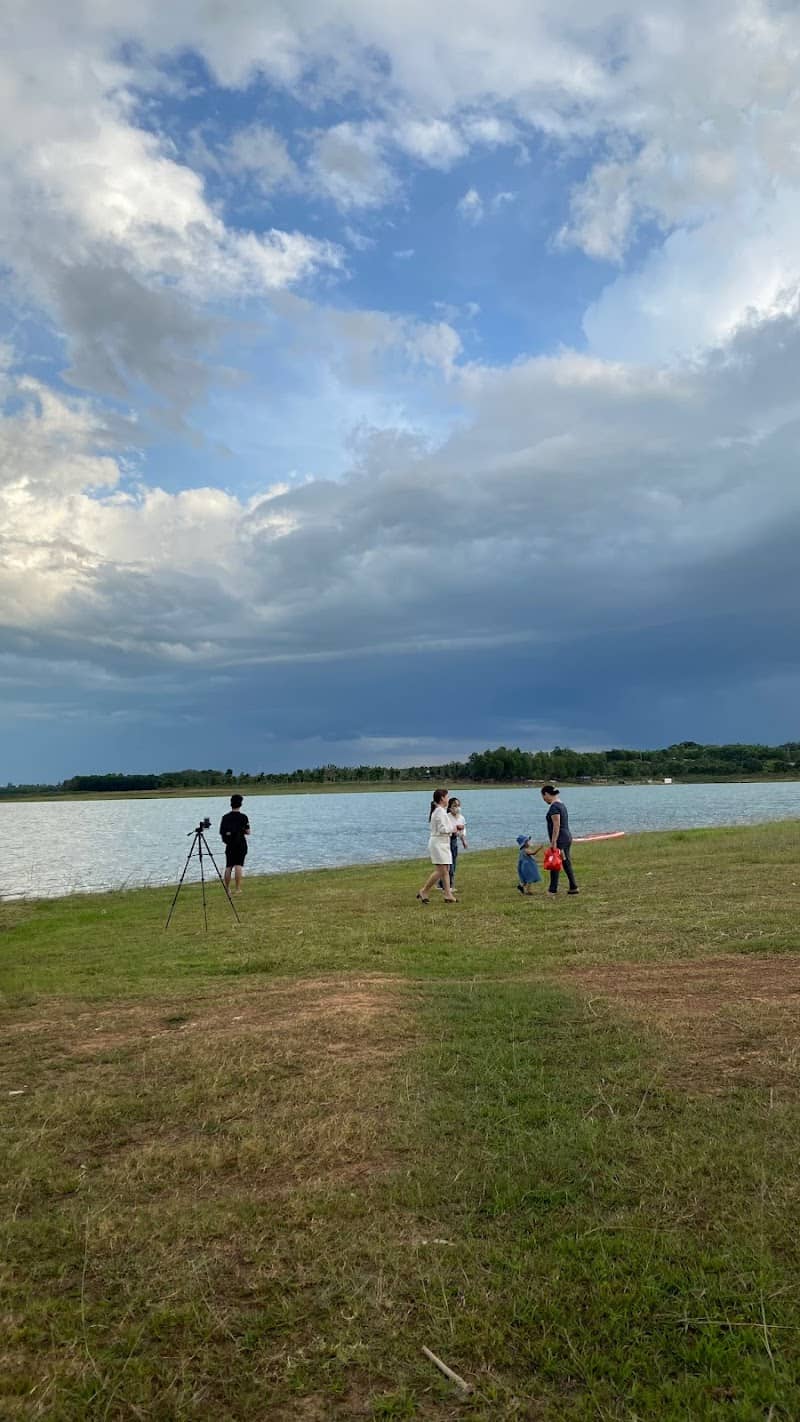 Kinh nghiệm thực tế Holiday Camping Hồ Trị An