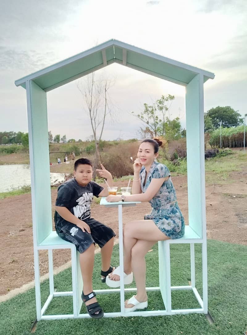Hoạt động chèo SUP tại Green Camping