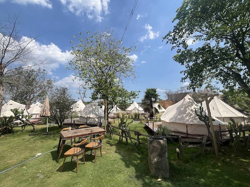 Savora Cafe Glamping lối đi