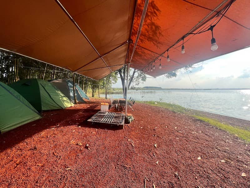Khu vực lều trại tại Tins Tins Camping